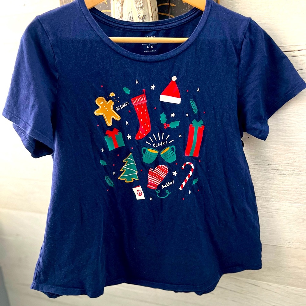 Old Navy Ladies Everywear Holiday Tee